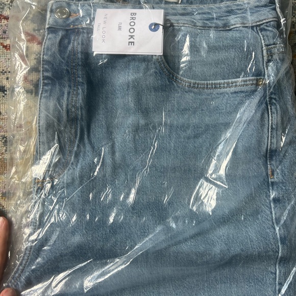 BRAND NEW ASOS jeans. They sent me the wrong size and I forgot to return them. - Picture 4 of 4